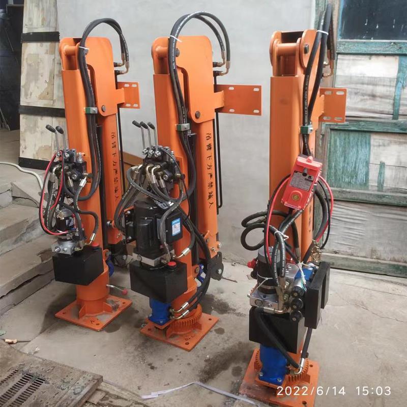 右玉县重汽蓝牌随车吊 3.2吨 国六动力强 液压驱动 农用自卸起重机